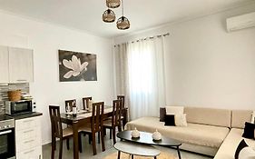 Emanouela'S Apartement In The Center Of Adamas