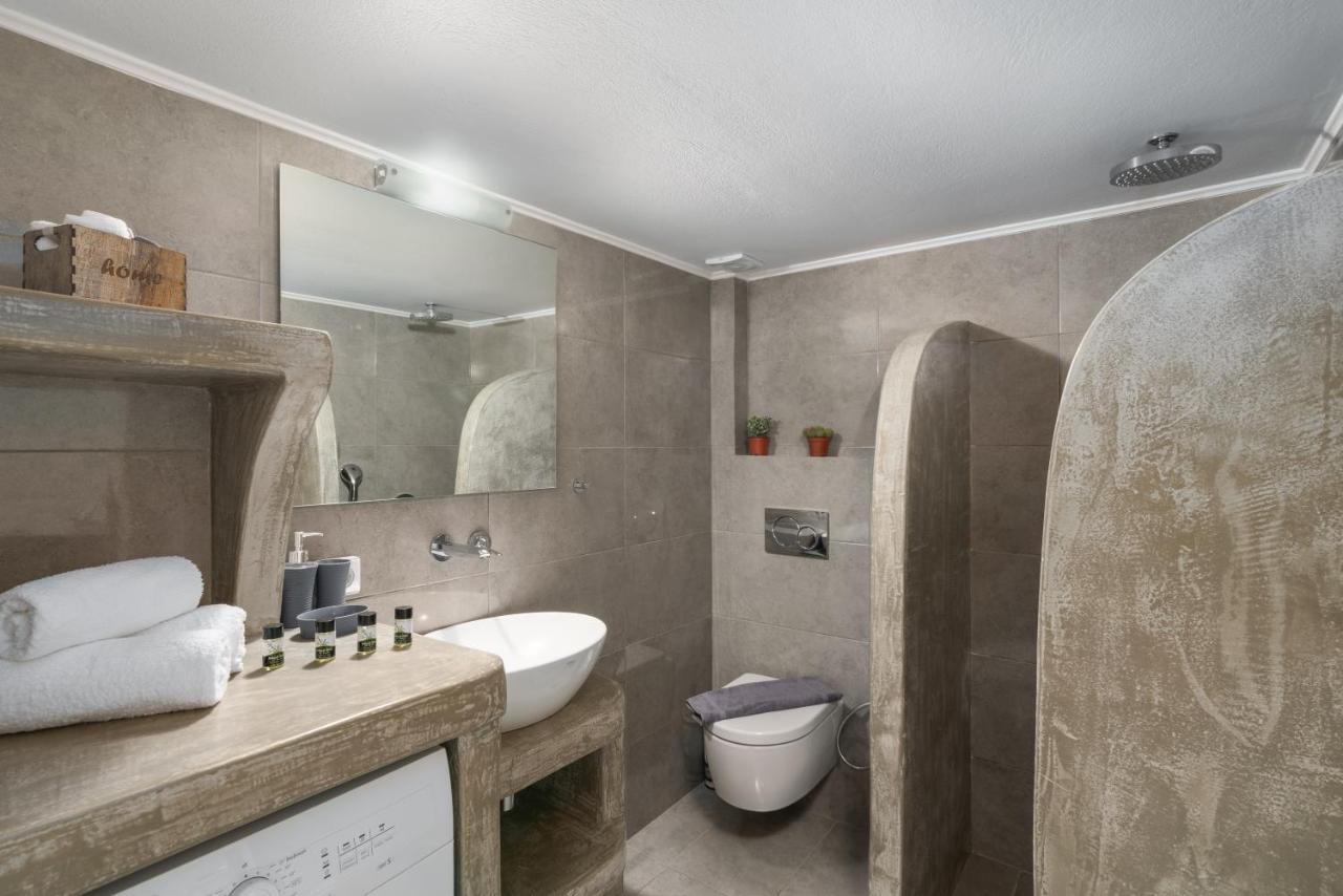 Emanouela'S Apartement In The Center Of Adamas Esterno foto